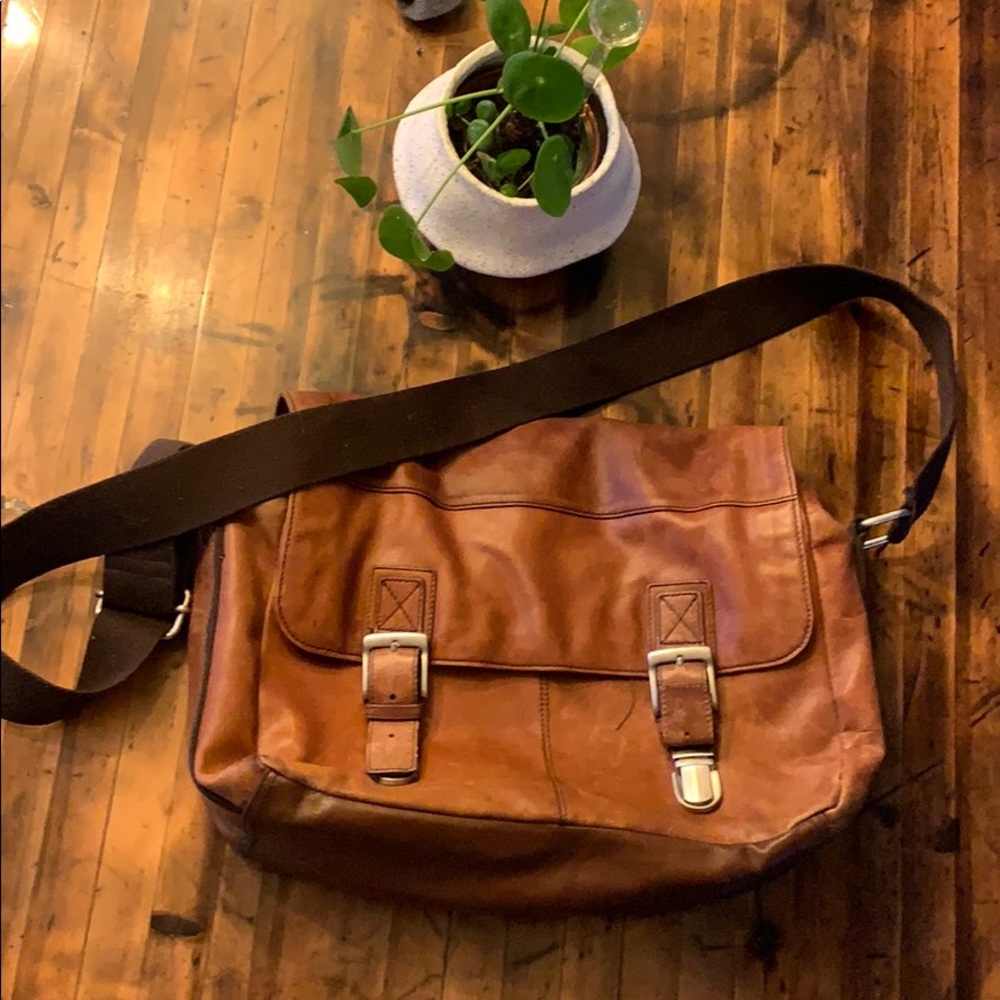 Fossil messenger bag